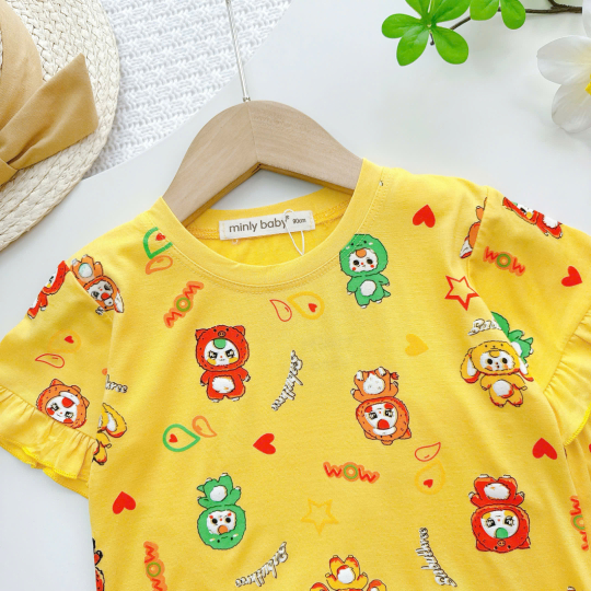 Bộ đồ bé gái họa tiết Baby Three dễ thương – Vải mềm thoáng
