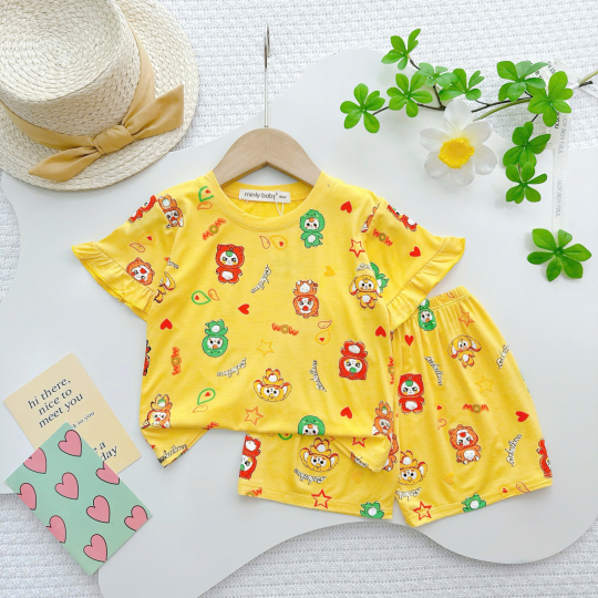 Bộ đồ bé gái họa tiết Baby Three dễ thương – Vải mềm thoáng