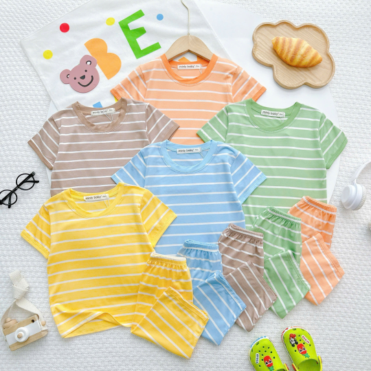 Bộ quần áo bé trai màu cam sọc trắng – Vải mềm, thoáng mát, dáng dễ thương