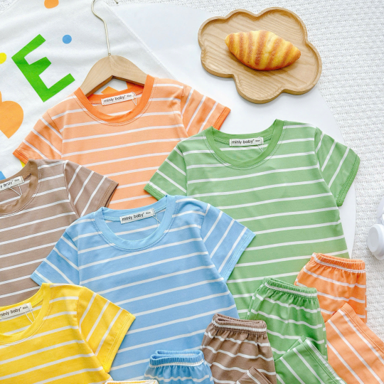 Bộ quần áo bé trai màu xanh dương sọc trắng – Vải mềm, thoáng mát, dáng dễ thương