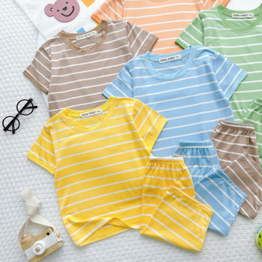 Bộ quần áo bé trai màu vàng sọc trắng – Vải mềm, thoáng mát, dáng dễ thương