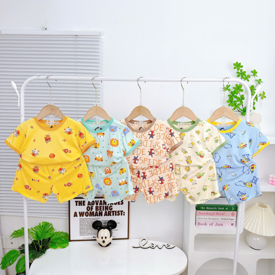 Bộ Quần Áo Bé Trai - Họa Tiết Động Vật Phi Hành Gia Dễ Thương